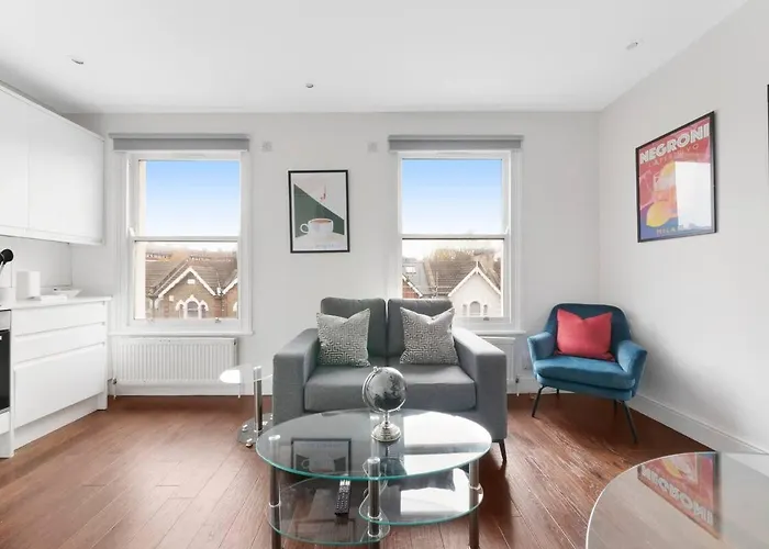 Gillespie Road Apartment By Morethanstays
